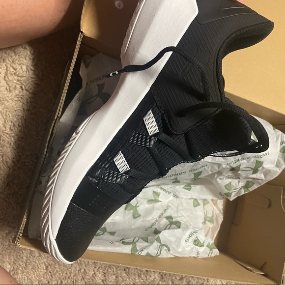 Brand new under armor kicks - Picture 3 of 4